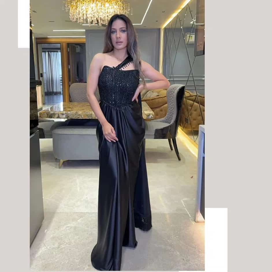 Raat Shaandaar Black Saree Gown
