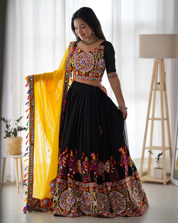 Ayee haloo aabla Navratri Lehenga Choli