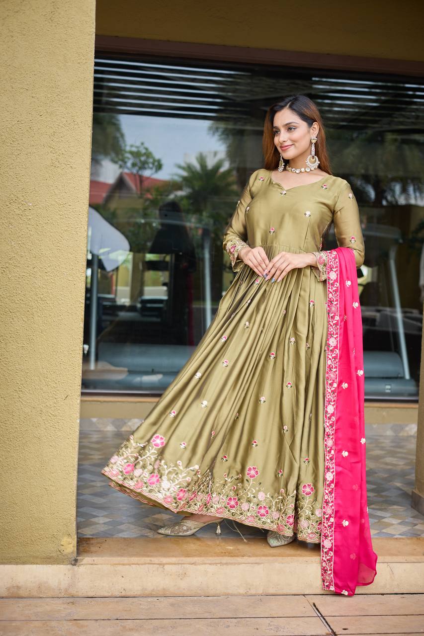 Presenting New Real Modling Pure Rangoli Silk Gown -Pent  Dupatta Set Fully Stitched Ready To Wear